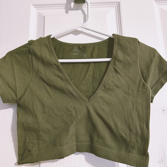 Basic Cropped T shirt - Picture 2 of 2